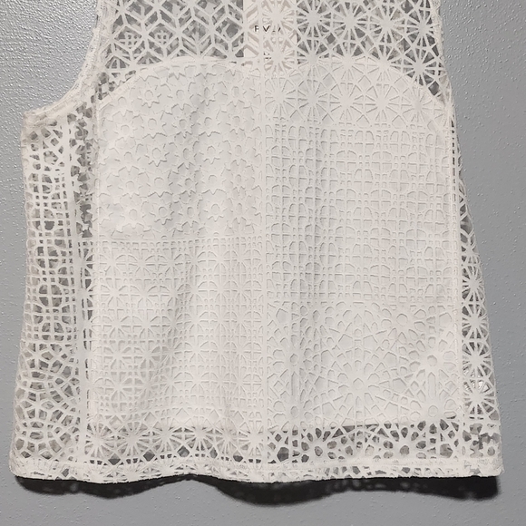 RVCA NWT Lion Eyes White Tank Top from Buckle Size Large Lightweight Beachy - Picture 7 of 16
